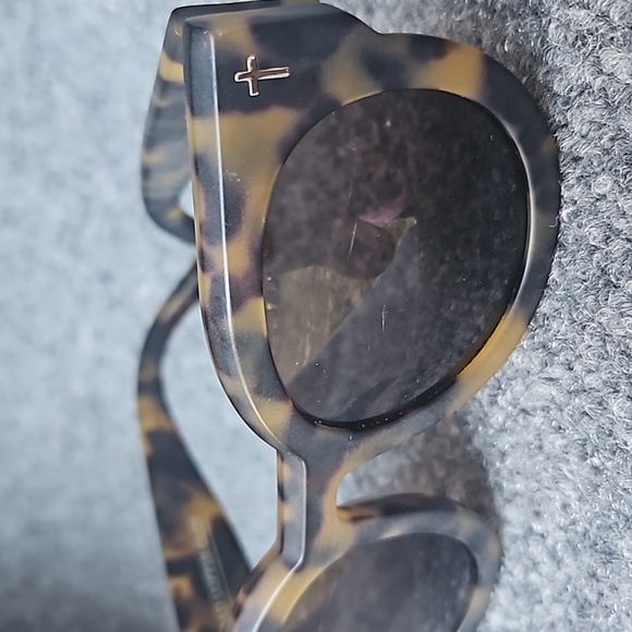L) Dead coffin club sunglasses - Picture 5 of 8